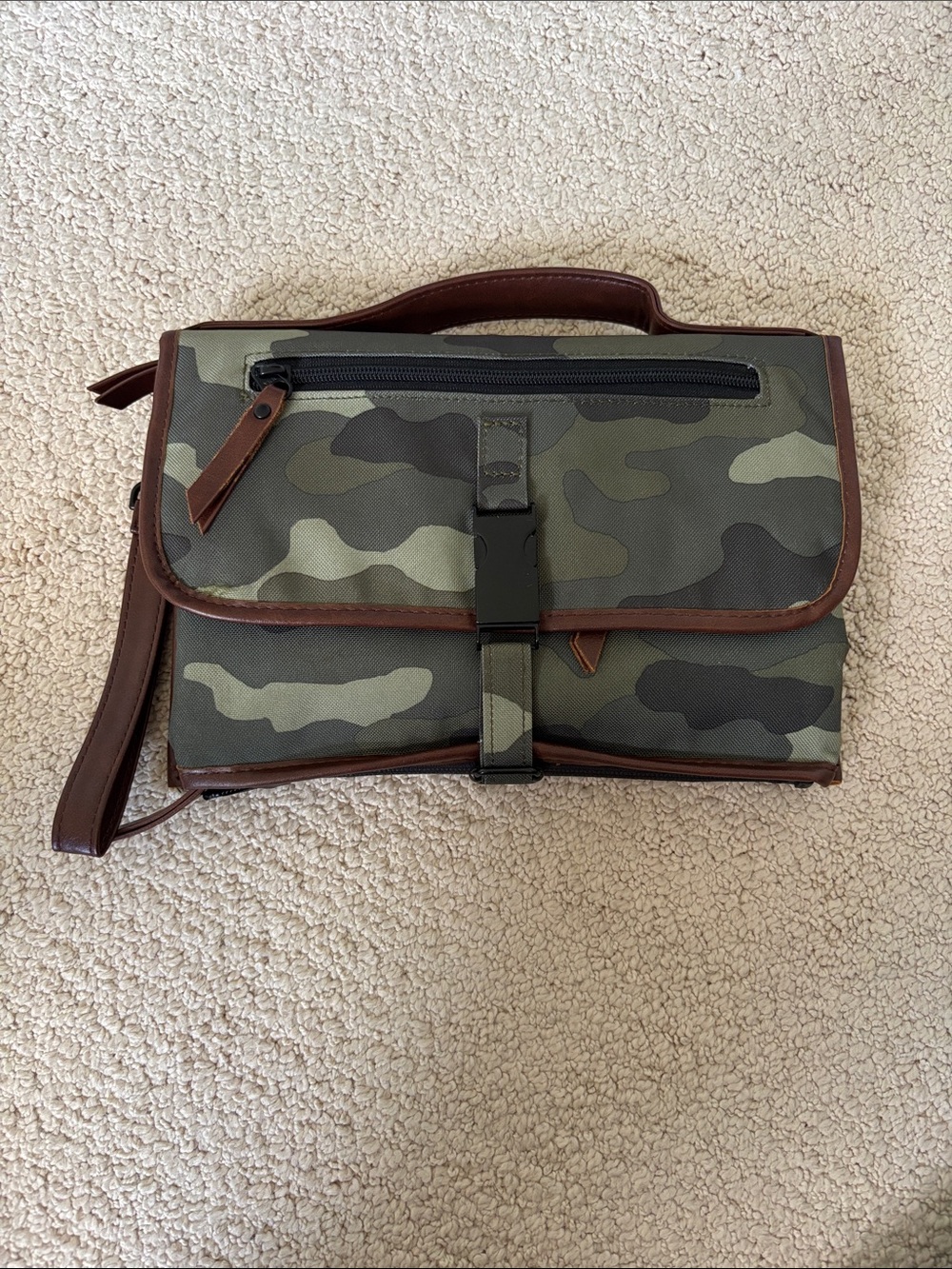 Dockatot Travel “the clutch changer”